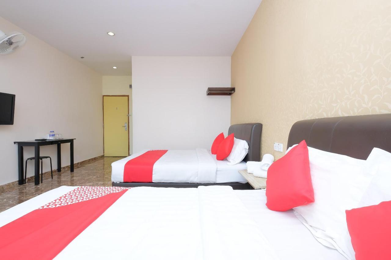 Oyo 89493 Q Hotel Mentakab Mentekab Exterior photo