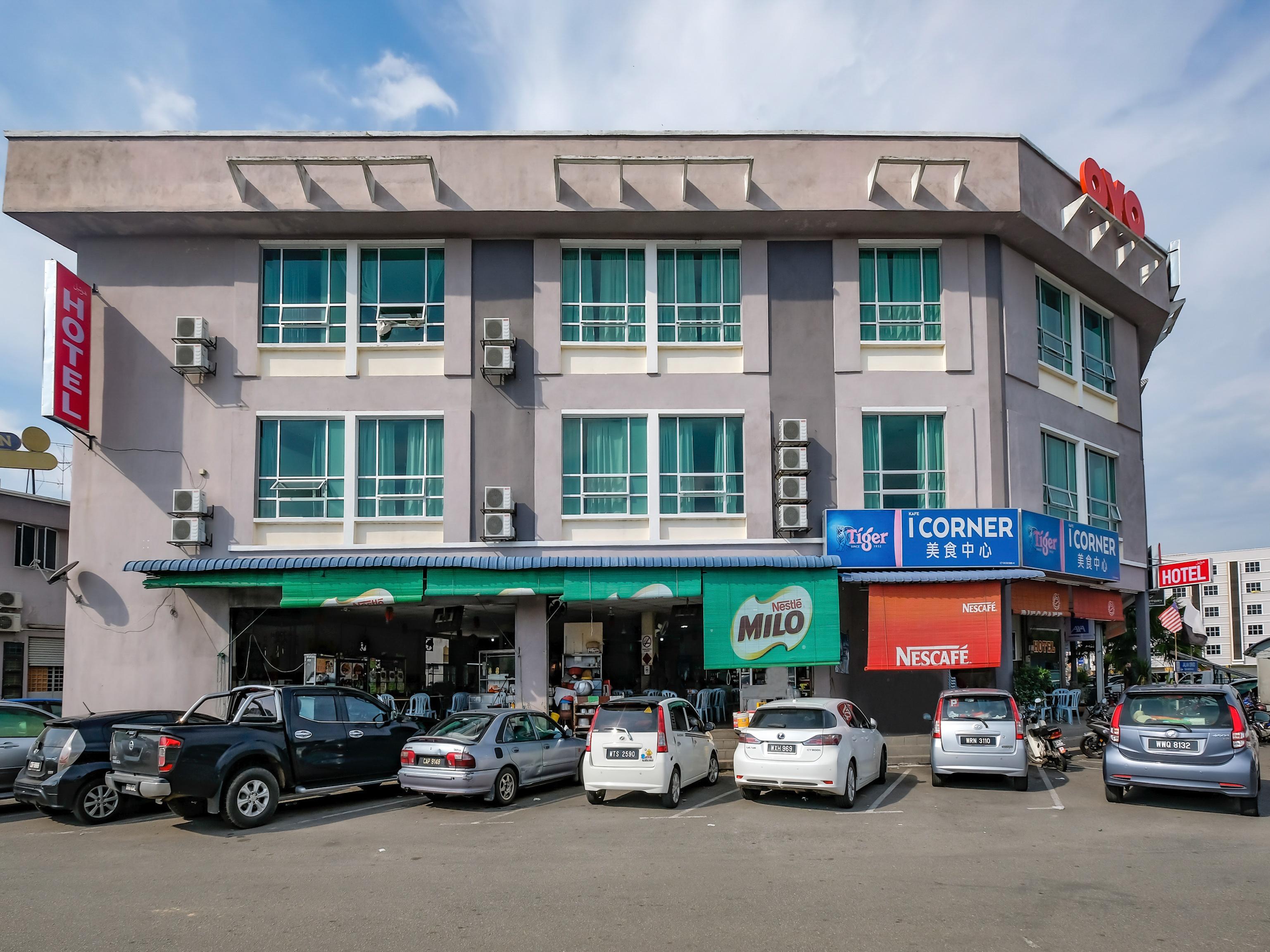Oyo 89493 Q Hotel Mentakab Mentekab Exterior photo