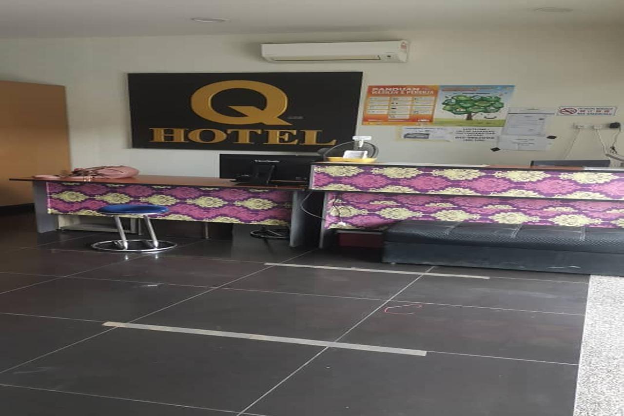 Oyo 89493 Q Hotel Mentakab Mentekab Exterior photo